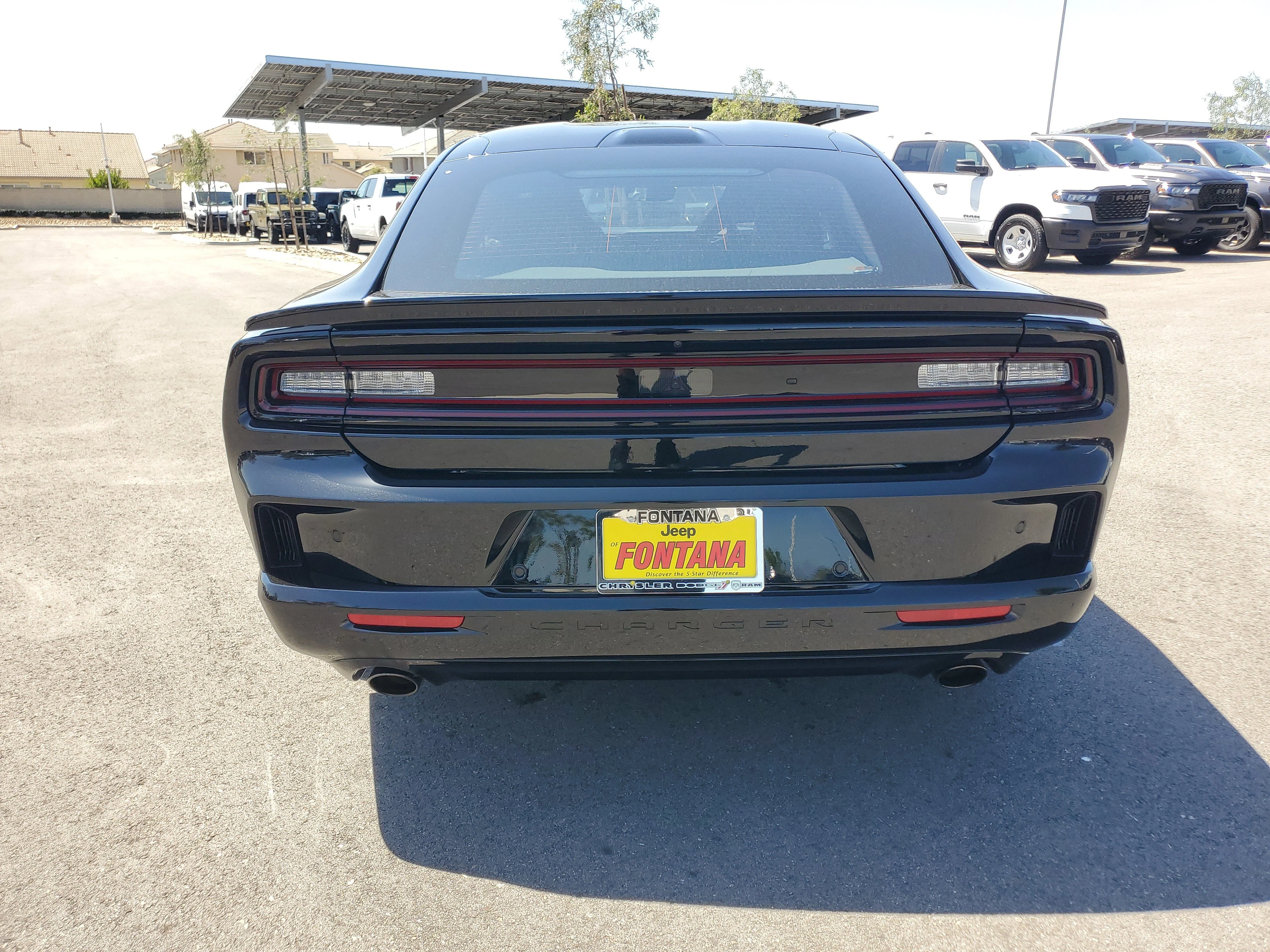 New 2026 Diamond Black Crystal Pearlcoat Dodge R/T image 4
