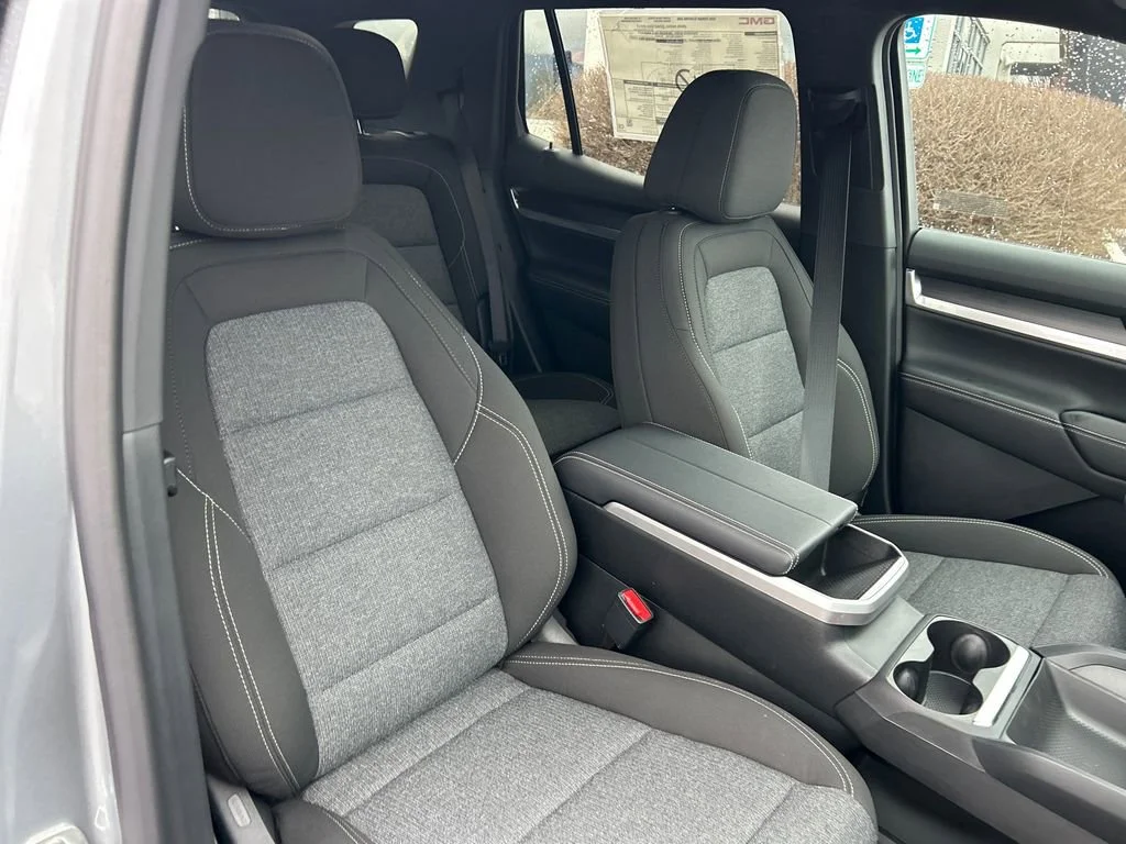 New 2026 Sterling Metallic GMC Elevation Black Edition image 36
