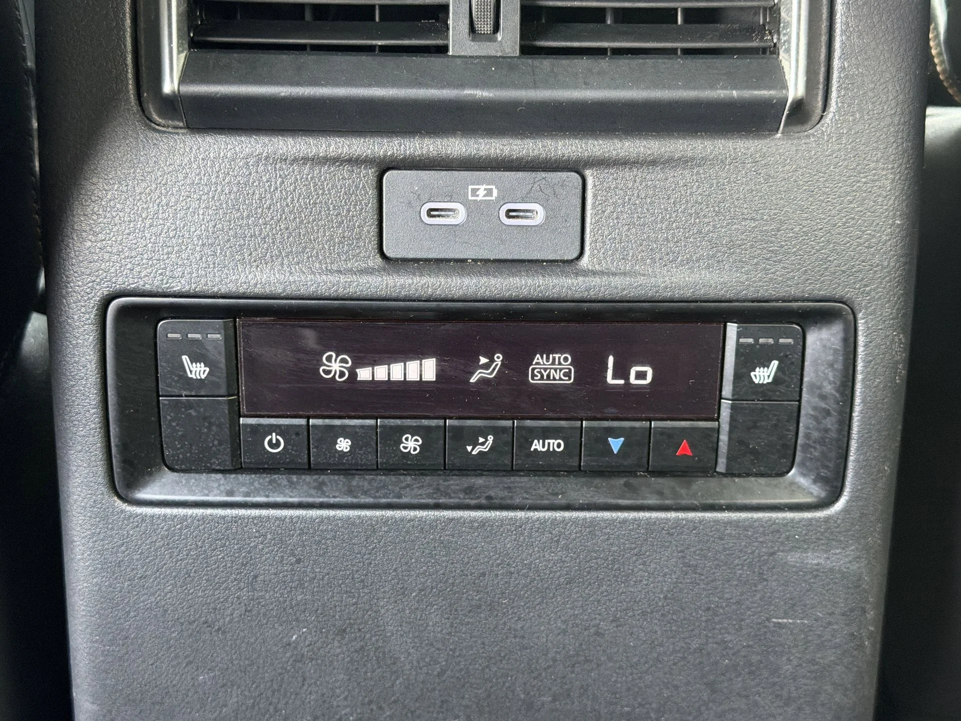 Certified Used 2025 Platinum Mazda 3.3 Turbo Premium Plus image 24