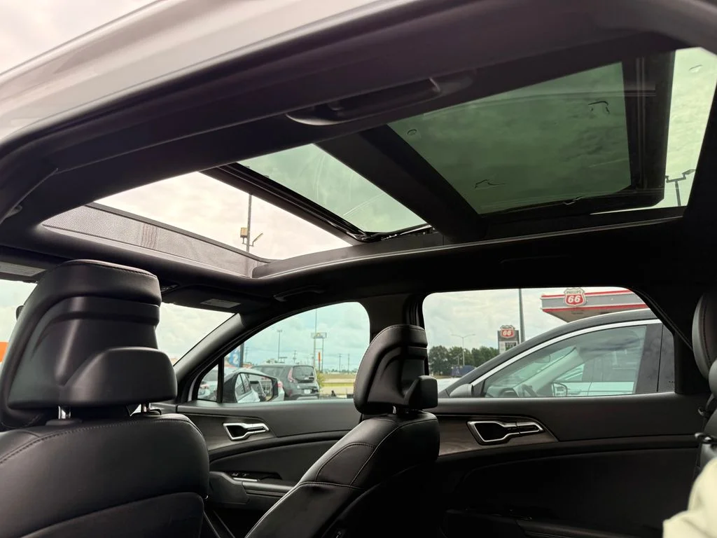 Used 2024 Glacial White Pearl Kia X-Line image 39