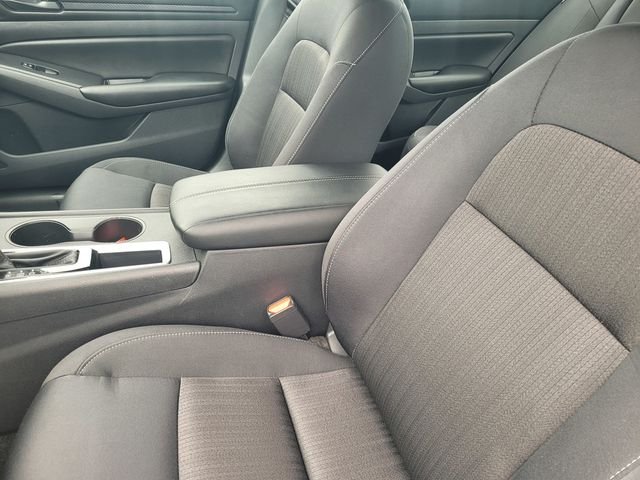 Used 2025 White Nissan 2.5 S image 13
