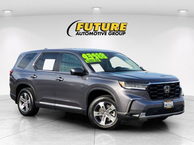 Used 2025  Honda EX-L image 1