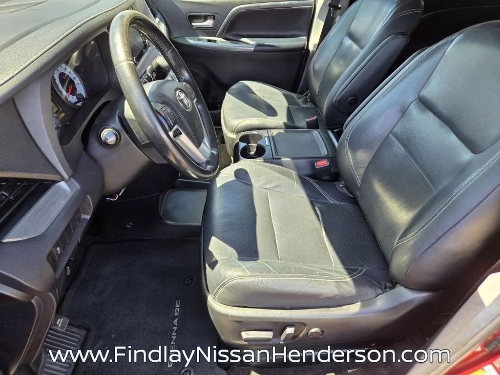 Used 2018 Red Toyota SE Premium image 10