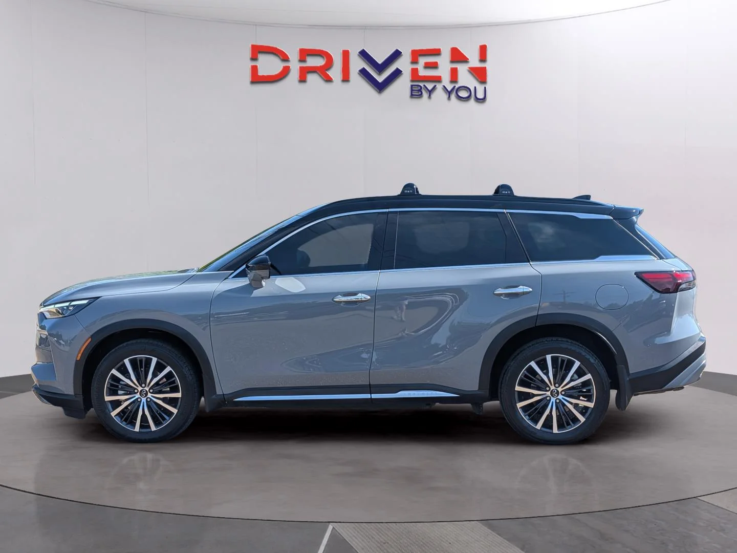 Used 2025 Harbor Gray/Obsidian Black INFINITI AUTOGRAPH image 2