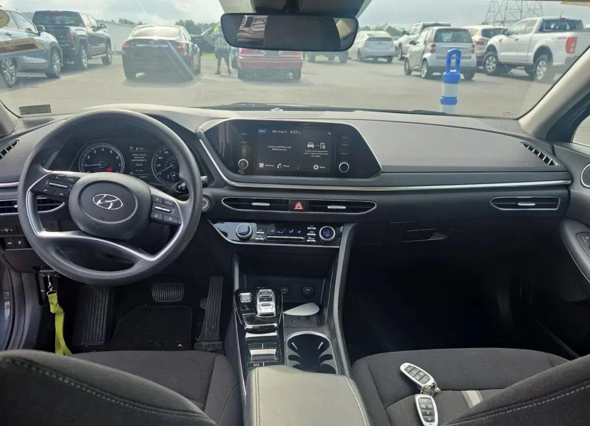 Used 2022 Portofino Gray Hyundai SEL image 5