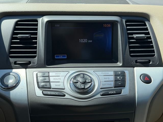 Used 2012 White Nissan LE image 21