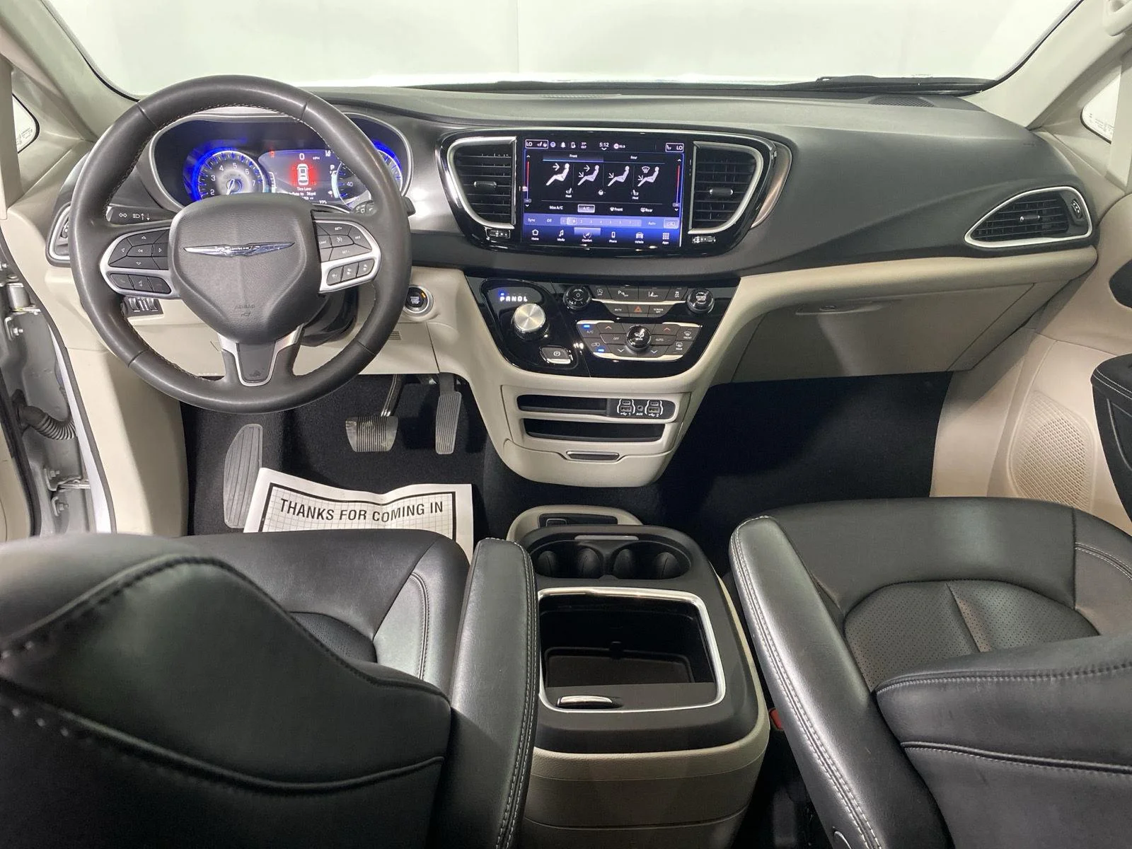 Used 2024 Silver Mist Clearcoat Chrysler Touring L image 18