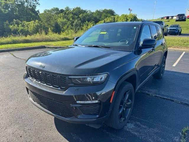 Used 2024 Black Jeep Limited image 7