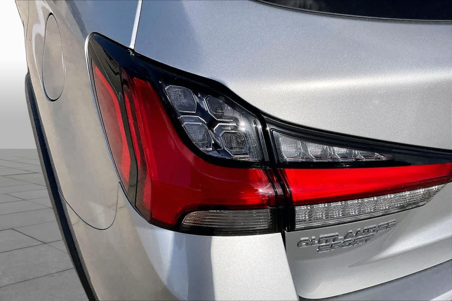 Used 2025 Alloy Silver Metallic Mitsubishi ES image 27