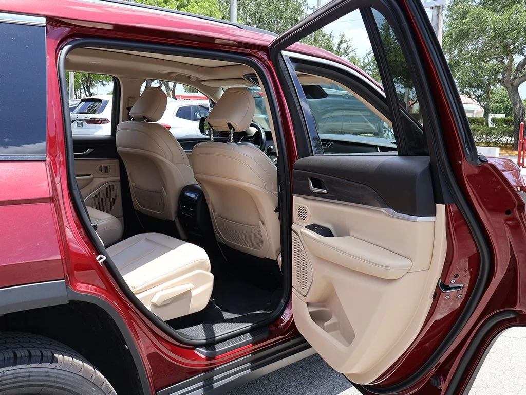 Used 2022 Red Jeep Limited image 37