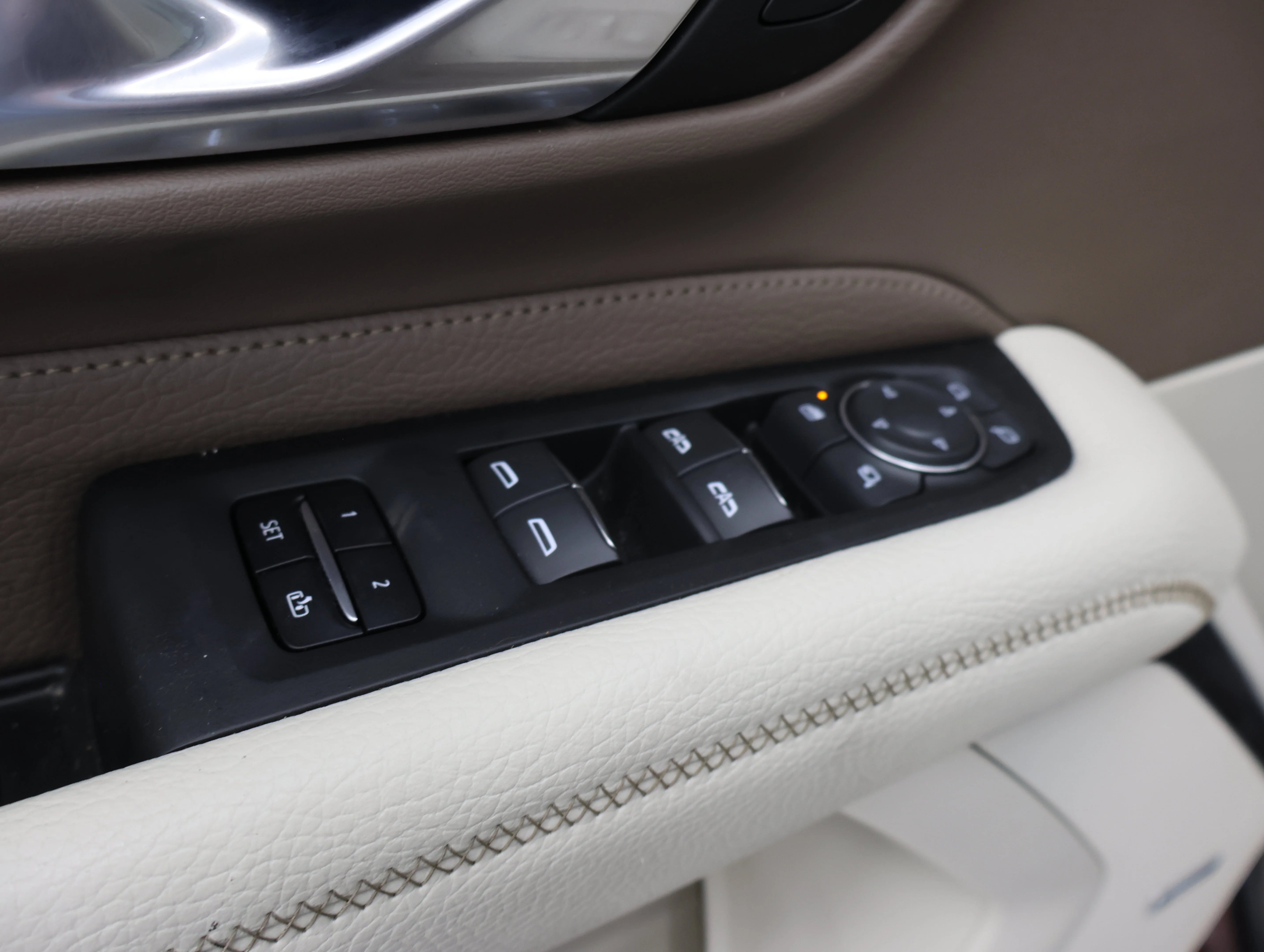 Used 2022 Redwood Metallic GMC Denali image 46