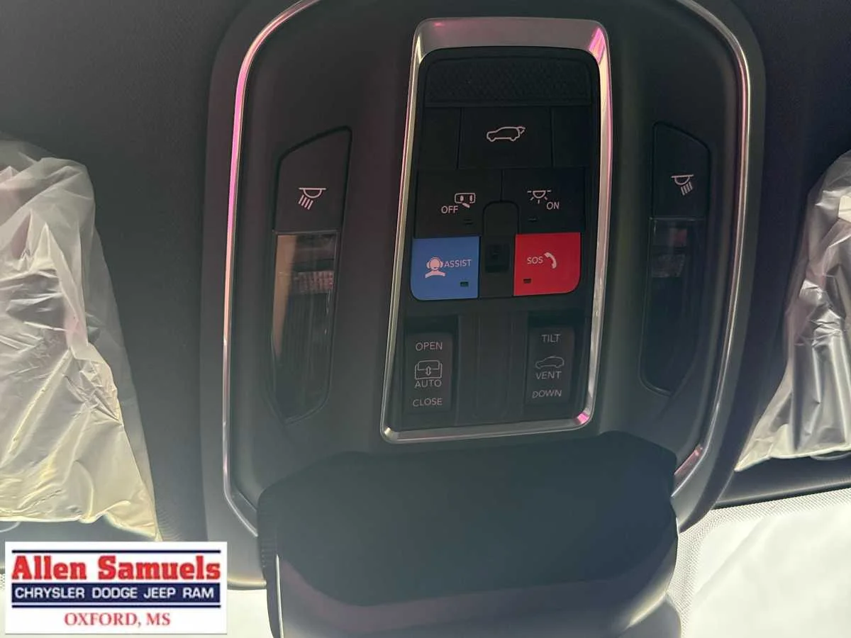 2025 Jeep Grand Cherokee Altitude - Photo 29