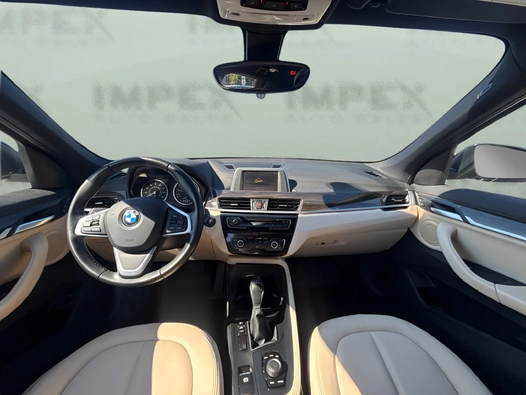 Used 2018 Blue BMW sDrive28i image 12