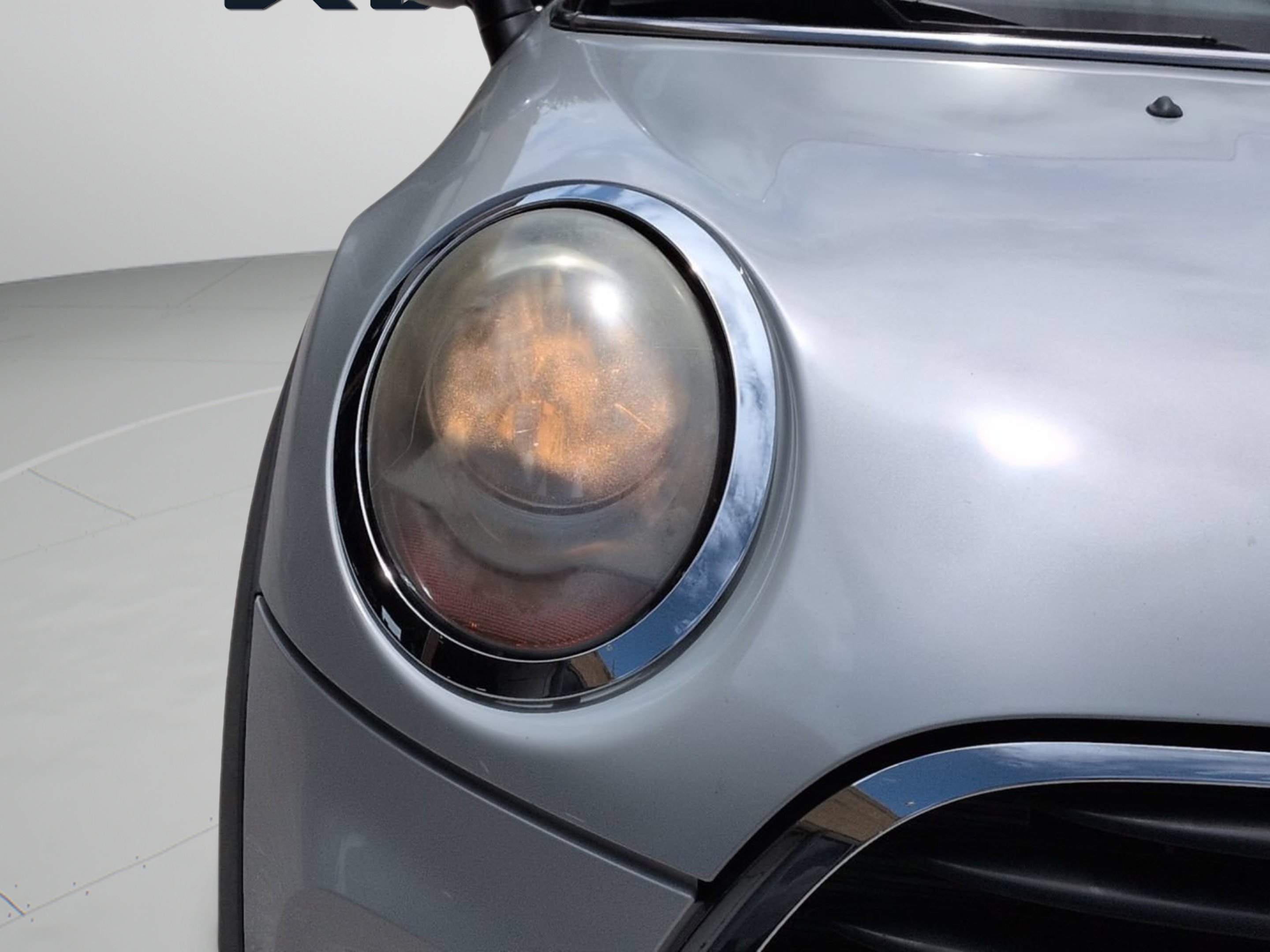Used 2017 White Silver Metallic MINI Base image 25