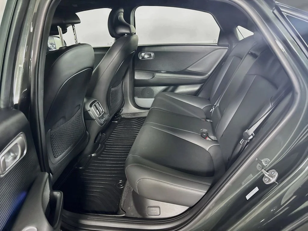 Used 2023 Green Hyundai SEL image 20