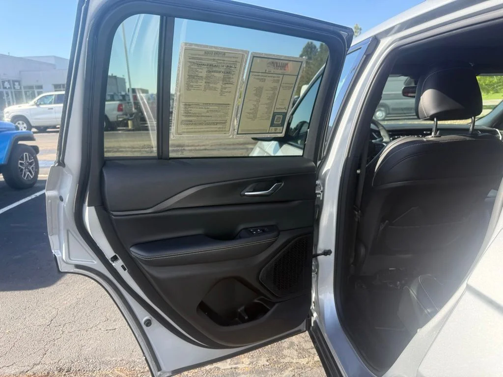 Used 2024 Silver Jeep Altitude X image 35