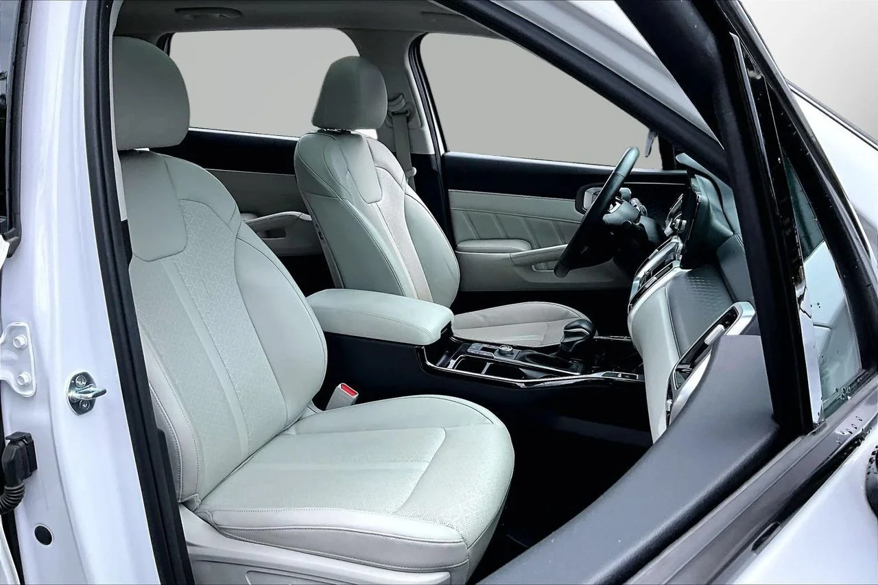 Certified Used 2022 White Kia SX image 23