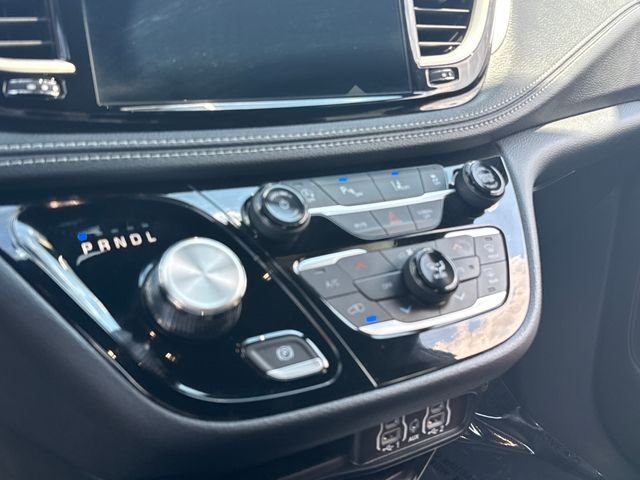 Used 2024 White Chrysler Touring image 19