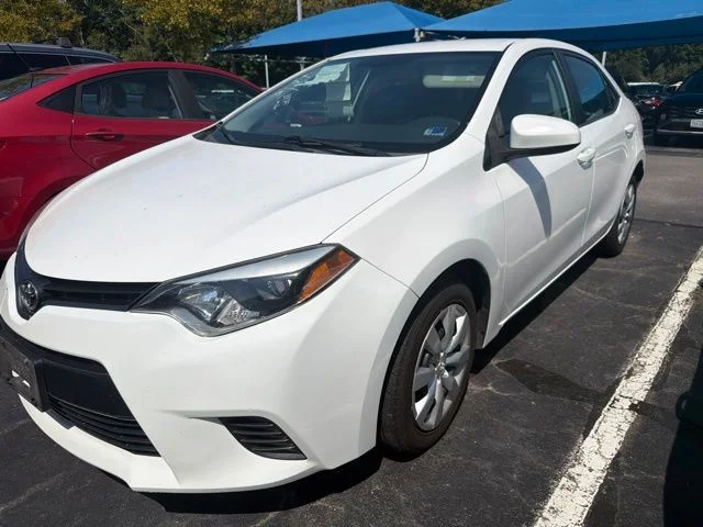 Used 2016 Super White Toyota LE image 4