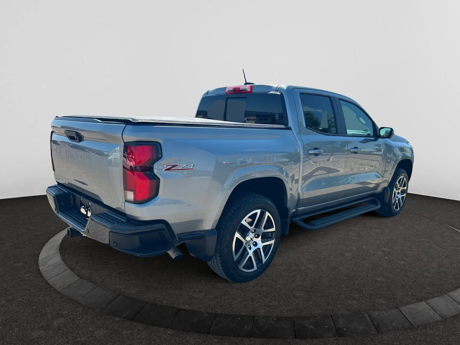 Used 2023 GRAY Chevrolet Crew Cab  4WD Z71 image 5