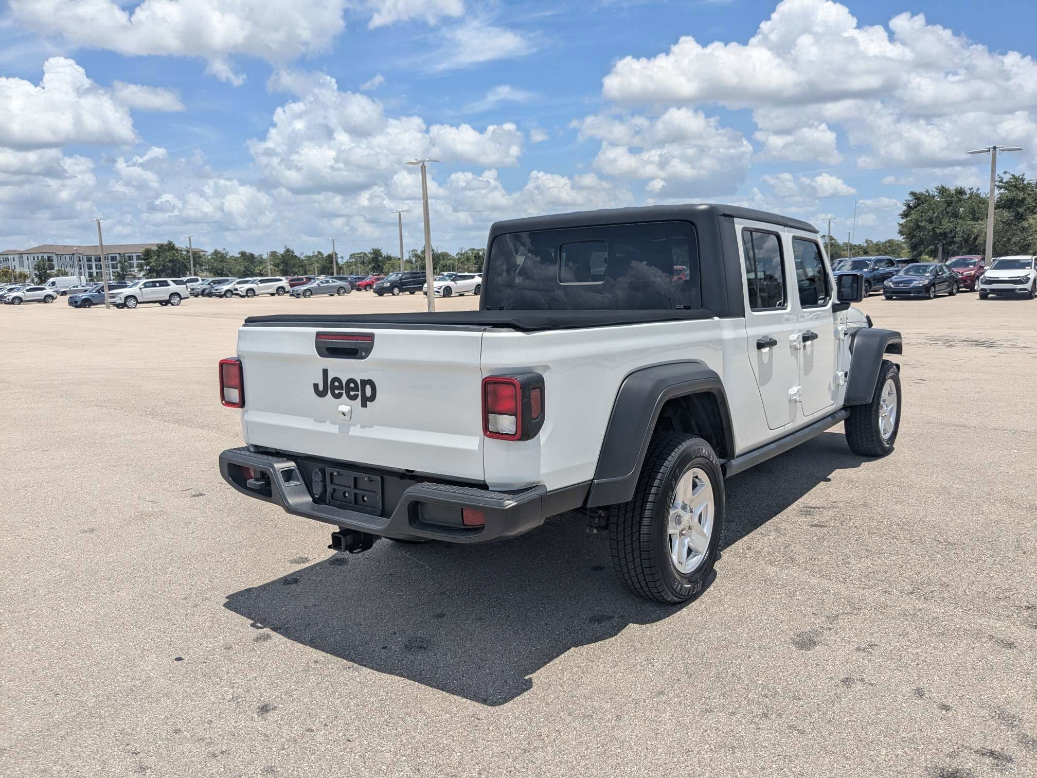 Used 2020 Bright White Clearcoat Jeep Sport S image 5