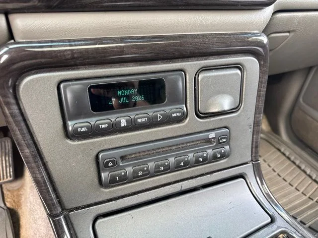 Used 2002 Black GMC Denali image 21