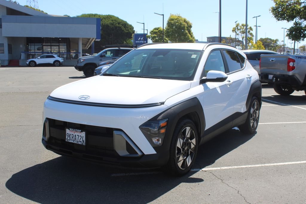 Used 2024 White Hyundai SEL image 3