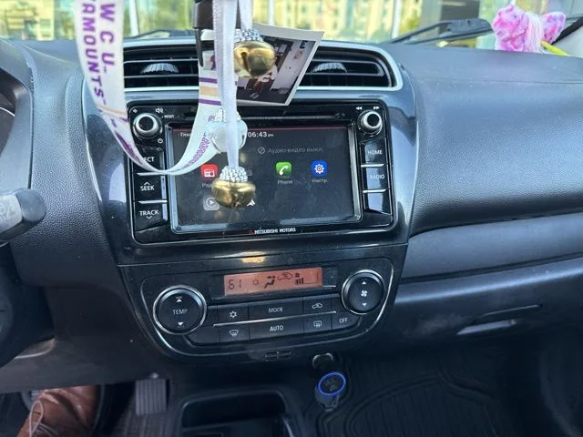 Used 2018  Mitsubishi SE image 3