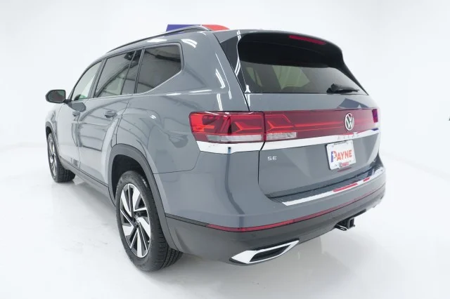 New 2026 Pure Gray Volkswagen 2.0T SE w/Technology image 9