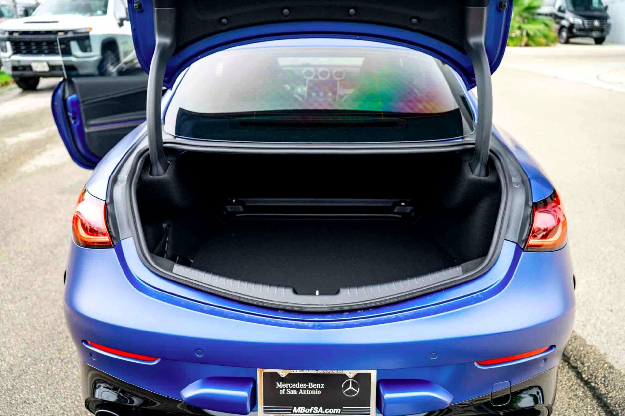 New 2026 MANUFAKTUR Starling Blue Magno Mercedes-Benz AMG® CLE 53 4MATIC+ Coupe image 44
