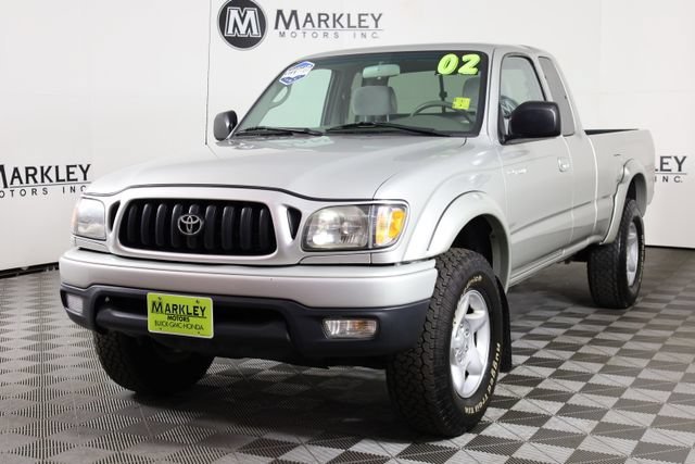 Used 2002 Silver Toyota  image 22