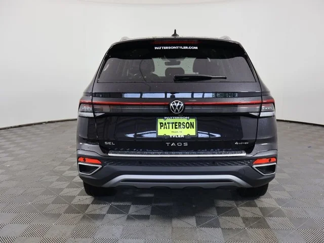 New 2025 Deep Black Pearl Volkswagen 1.5T SEL image 5