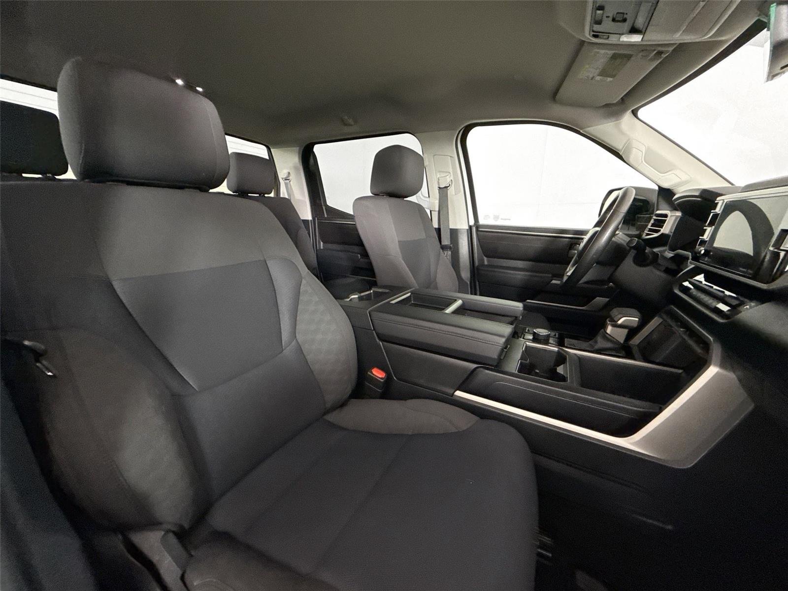 Used 2023 Ice Cap Toyota SR5 image 40