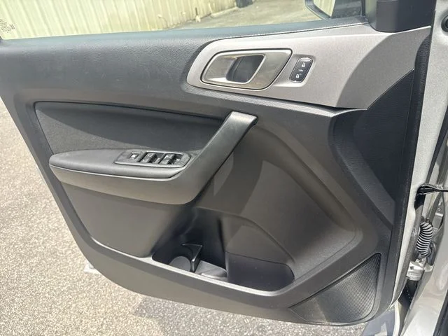 Used 2019 Silver Ford XLT image 25