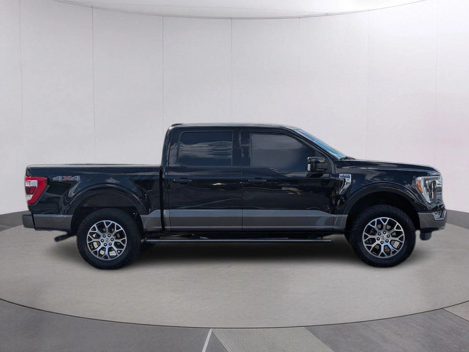 Used 2021 Agate Black/Stone Gray Ford King Ranch image 8