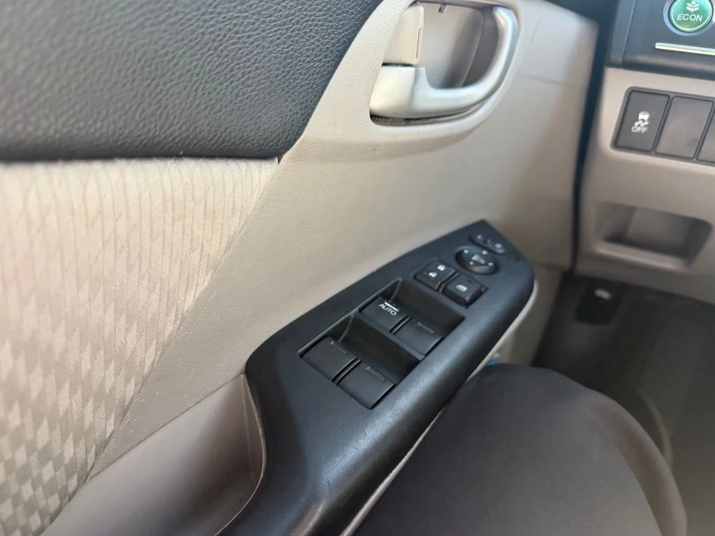 Used 2014 Silver Honda LX image 9