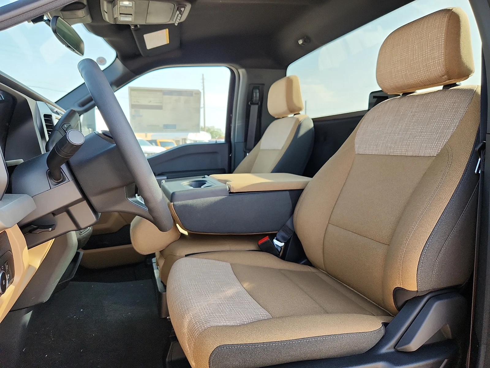 New 2027 Agate Black Metallic Ford XLT image 17