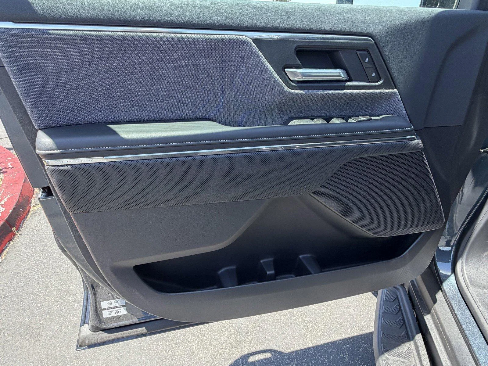 New 2026 Deep Ocean Metallic GMC Elevation Standard Range image 16
