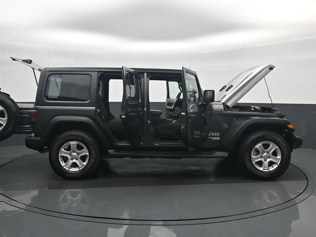 Used 2018 Gray Jeep Unlimited Sport S image 36