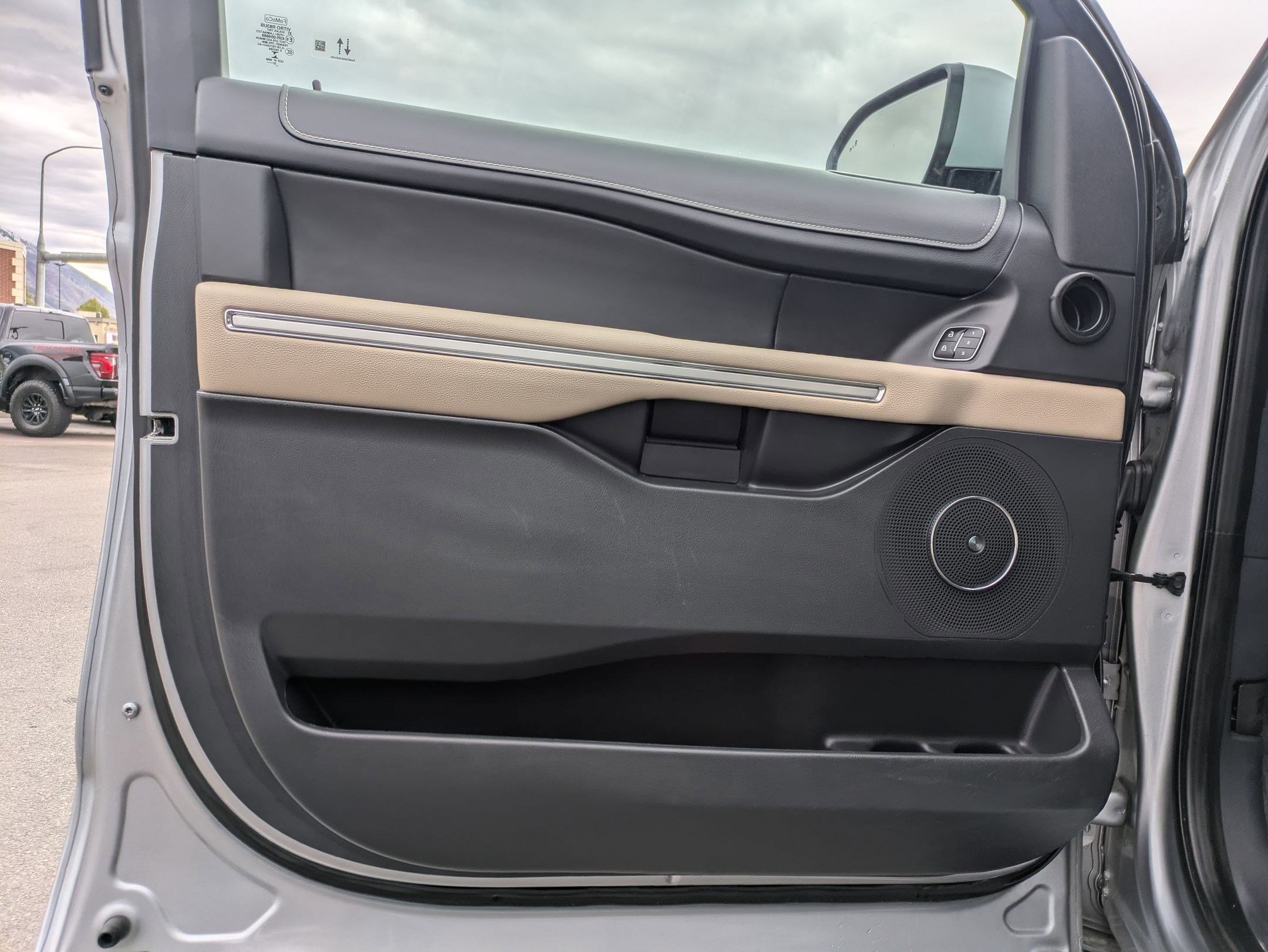 2023 Ford Expedition Limited - Photo 13