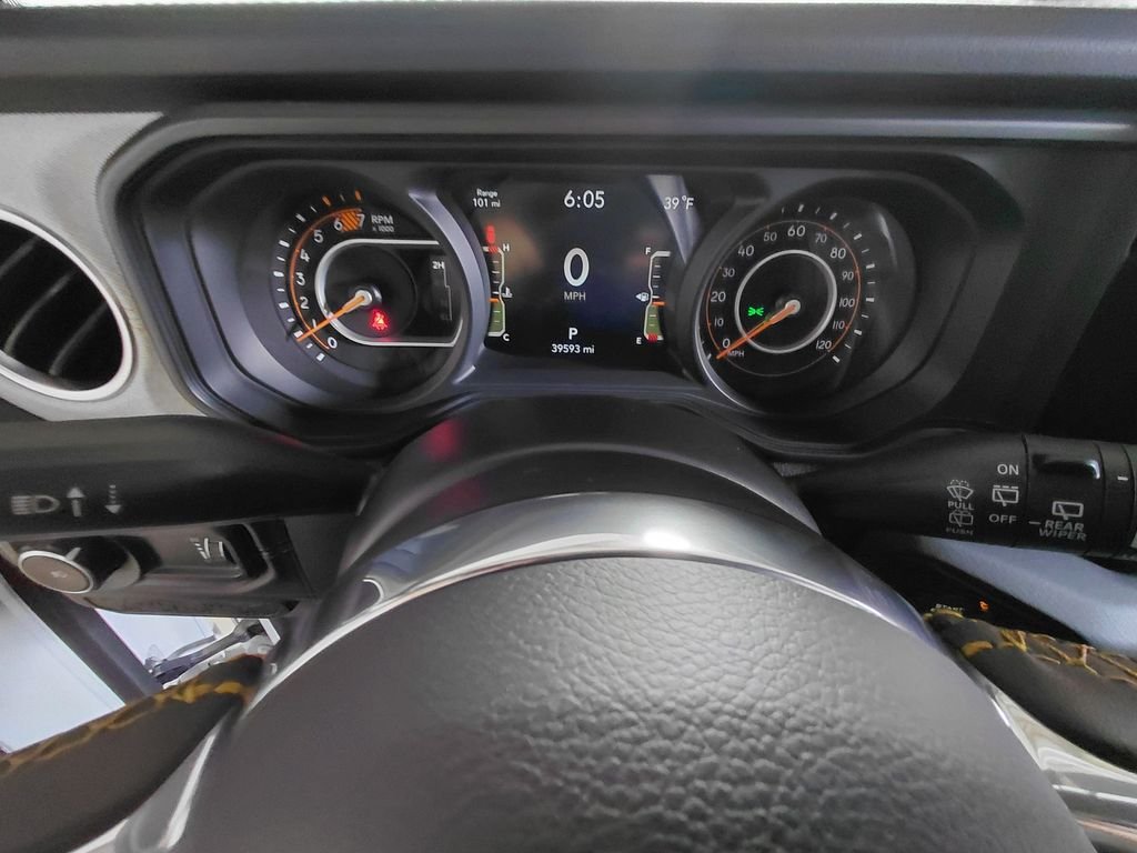 Certified Used 2025 White/off-white Jeep Sahara image 22
