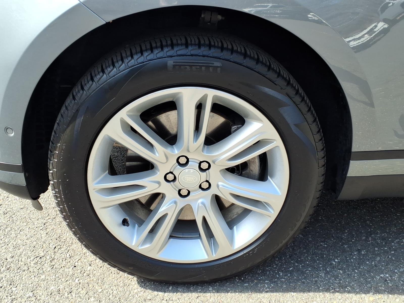 Certified Used 2026 Zadar Grey Prem Met Land Rover S image 9