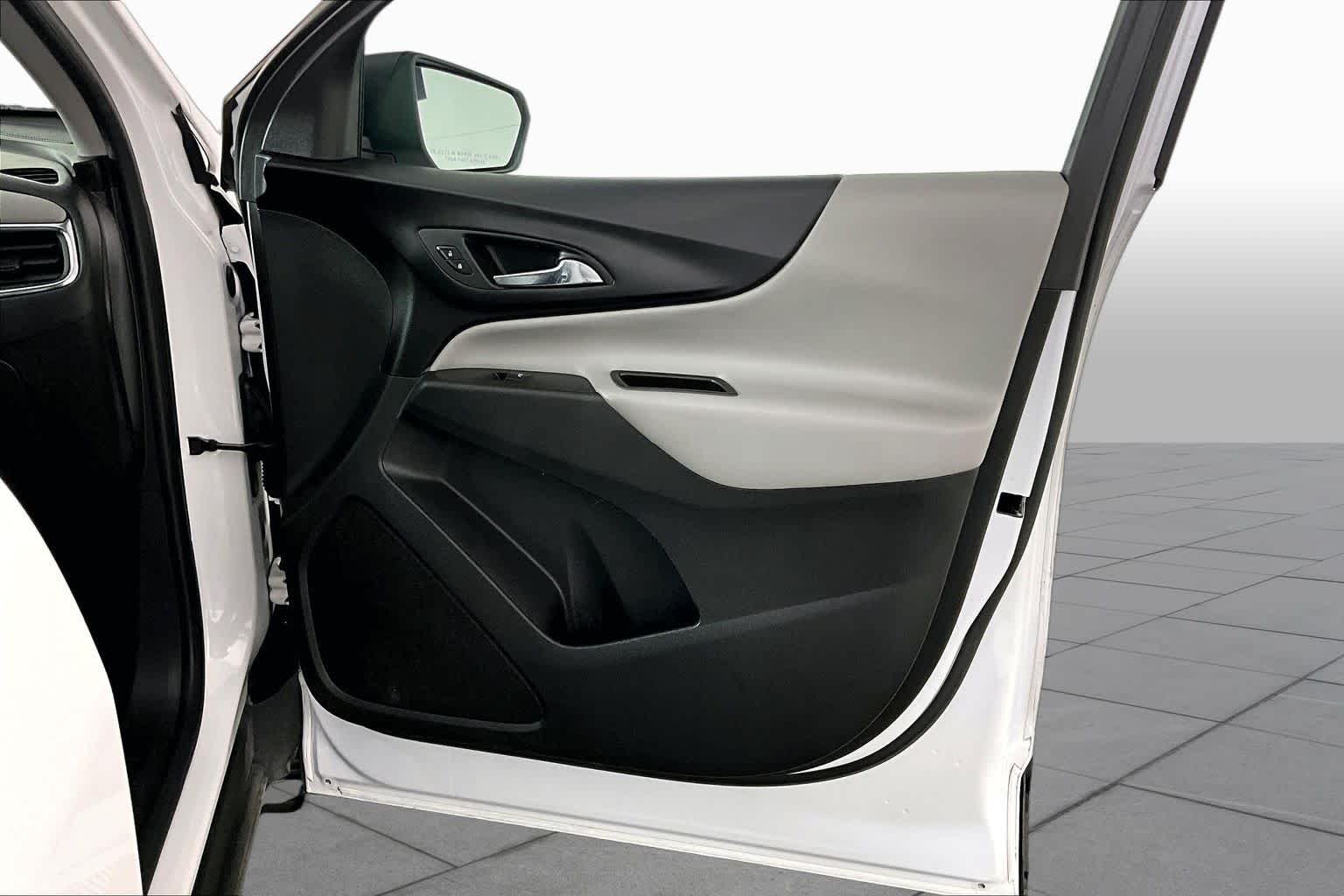 Used 2023 SUMMIT WHITE Chevrolet LS image 21