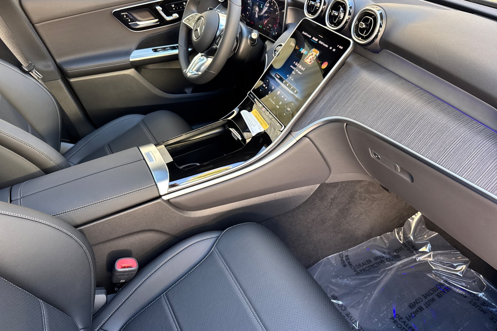 New 2027 Graphite Grey Metallic Mercedes-Benz GLC 300 image 10