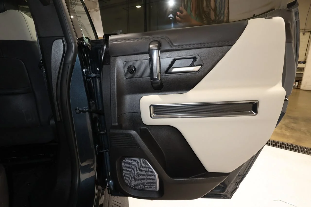 Used 2026 Graphite Blue Metallic GMC 2X image 18