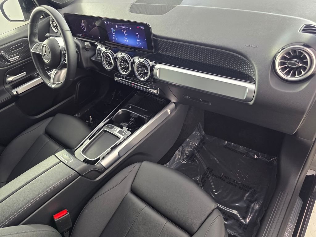 Certified Used 2025 Black Mercedes-Benz GLB 250 image 28