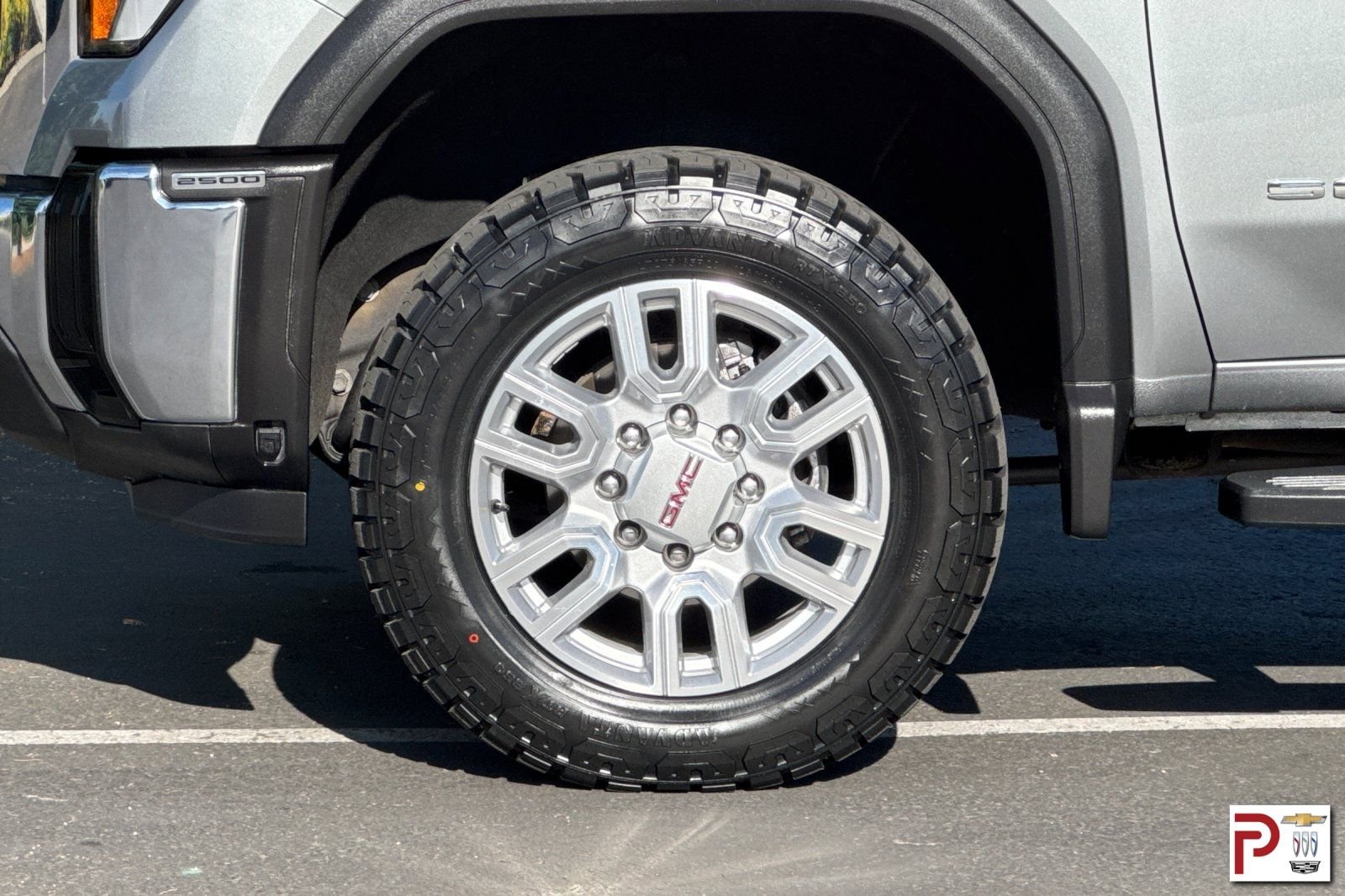 Used 2024 Gray GMC SLE image 30