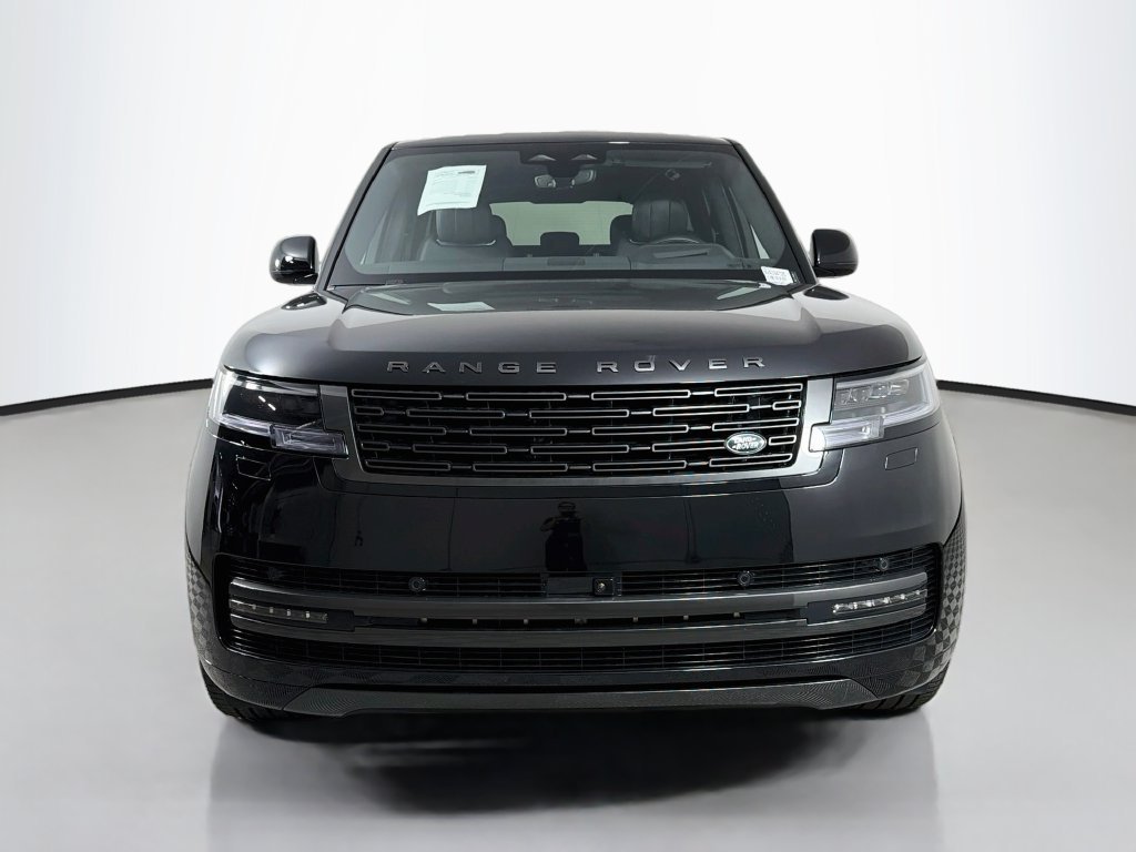 New 2027 Santorini Black Land Rover SE image 2