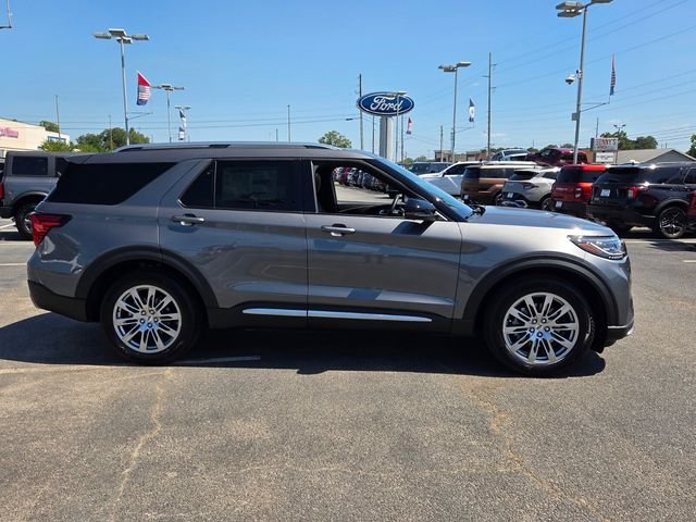 New 2026 Carbonized Gray Metallic Ford Platinum image 9