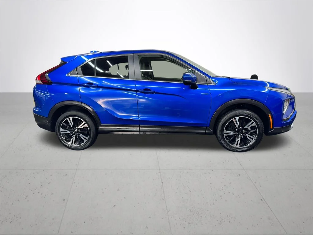 Used 2024 Blue Mitsubishi SE image 9